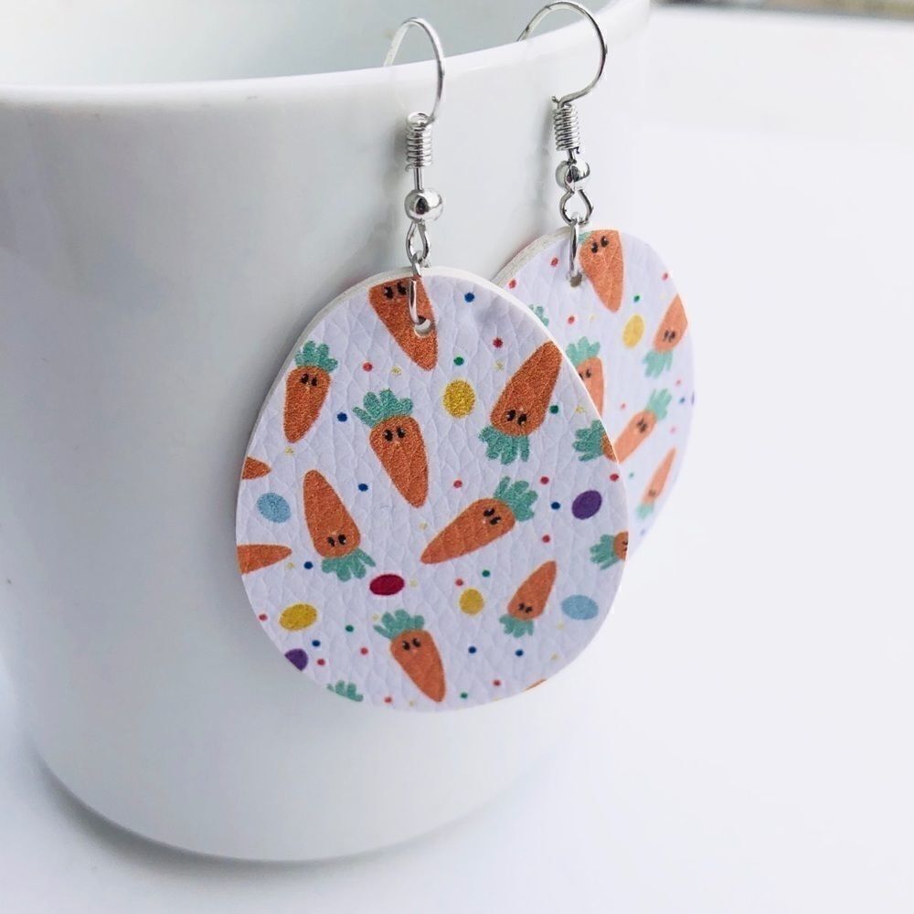 Faux leather tear drop dangle fashion earrings - Picture 1 of 3